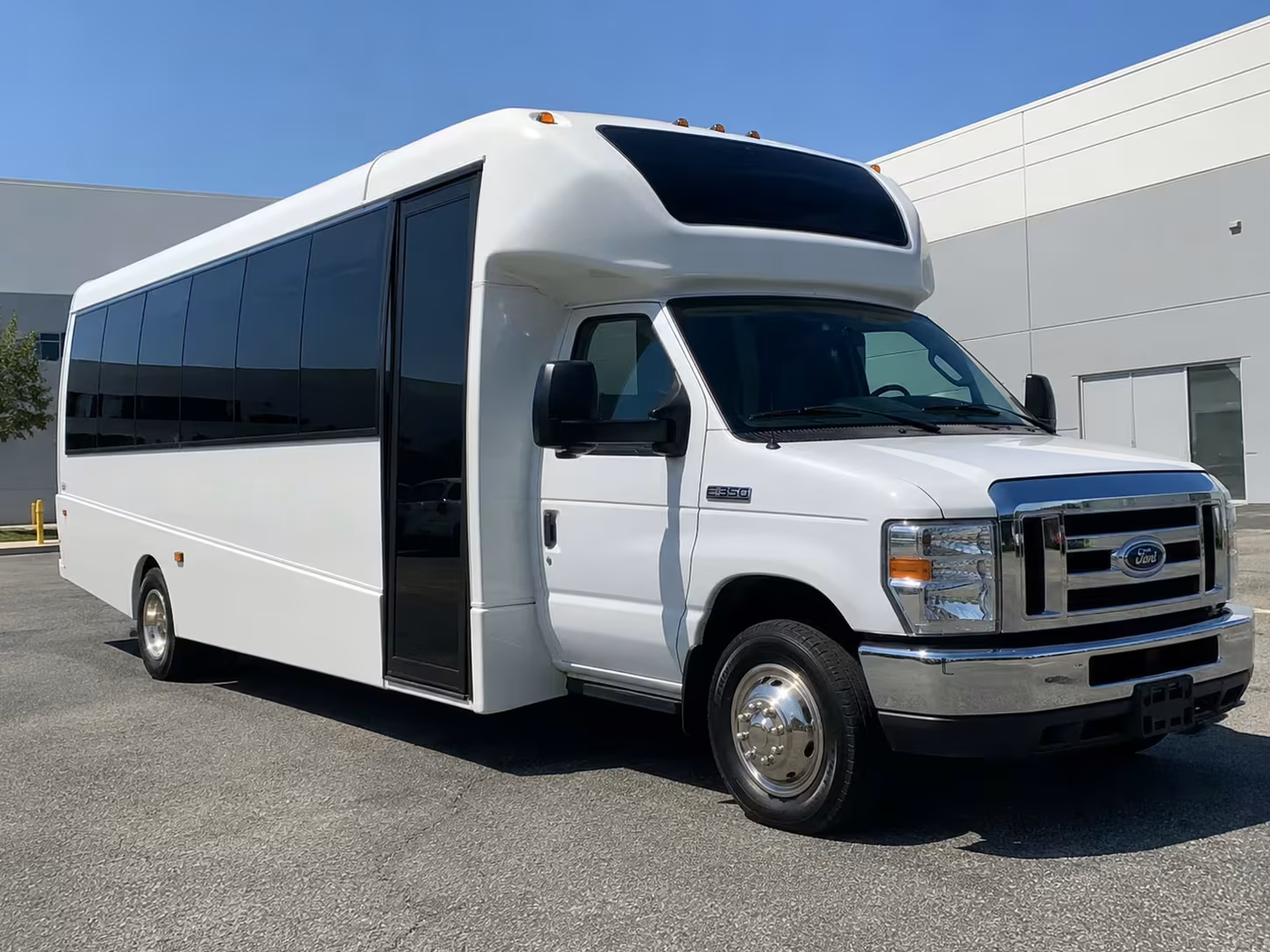 baytown 18 passenger minibus rental