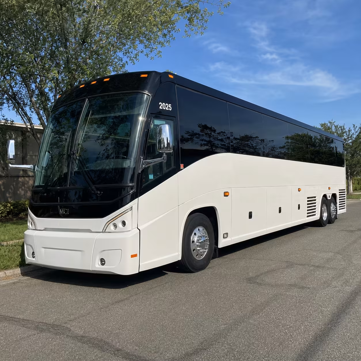baytown charter bus rentals to iah and hobby airport