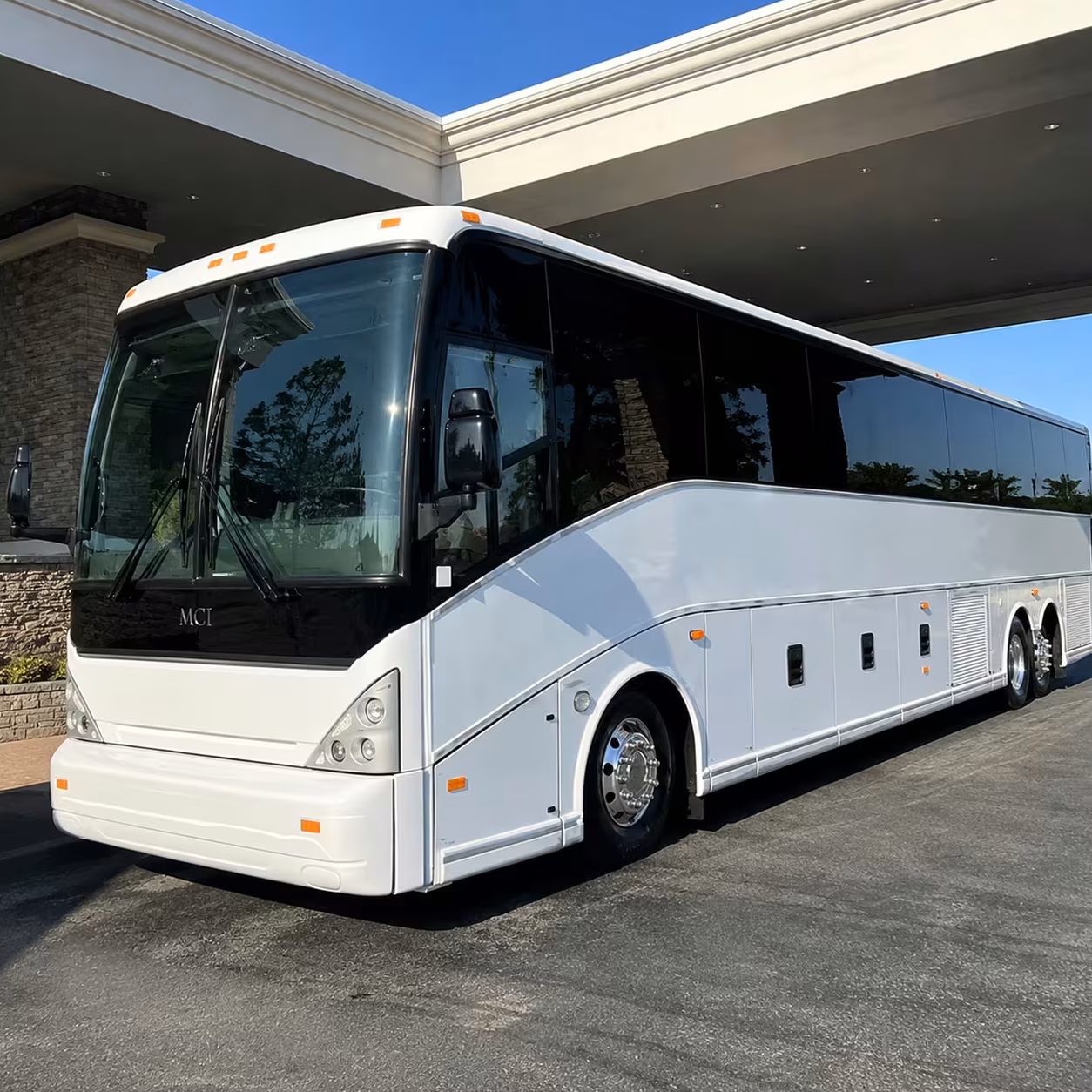 recurring airport shuttle buses for baytown businesses